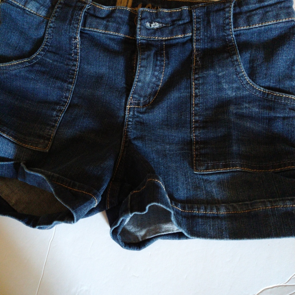 KUT SHORTS SIZE 6 - Picture 2 of 6